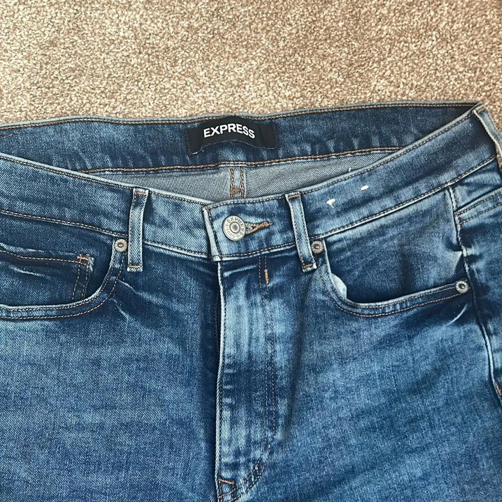 Express  Size 12R High waisted Cropped Jeans - Picture 2 of 5
